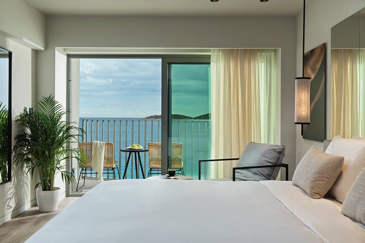 Relax in our Deluxe Retreat Sea View rooms